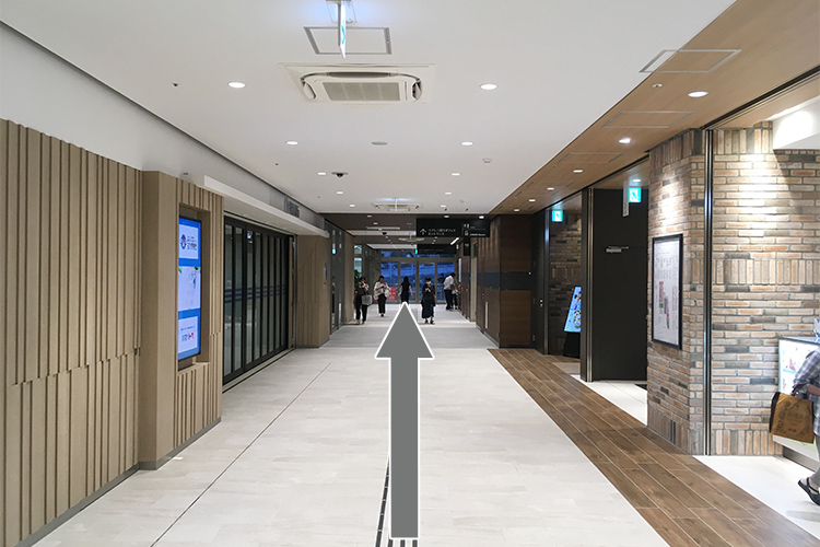 コプレ二俣川内を直進します